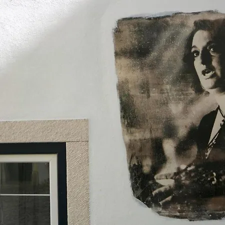 Near The Subway * Lizbona